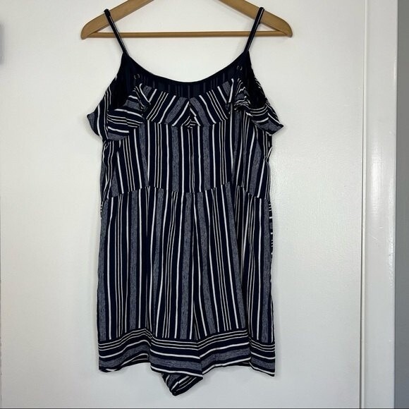 Loft Striped Romper Size 8 Petite Flowy Spaghetti Strap Shorts with Pockets - Picture 6 of 8